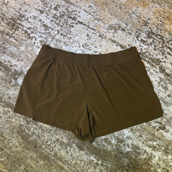 Athleta Pants - Athleta Women's Brown Athletic Shorts The style is weekender